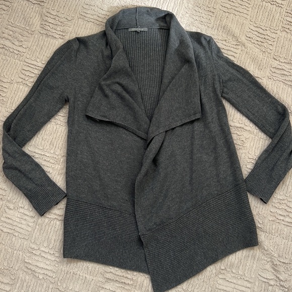 Retro-ology grey open cardigan sweater asymmetrical Size Small EUC - Picture 2 of 16